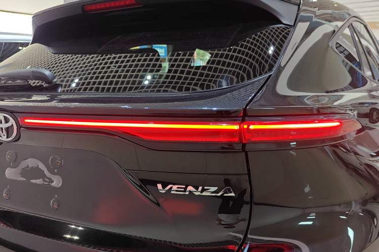 Used Toyota Venza 2022 2.0L CVT Two-Wheel Drive Luxury Edition
