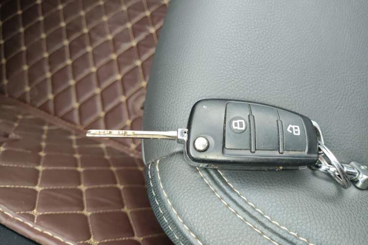 Used Isuzu JLM 2020 2.8T Classic 4x4 Diesel Euro VI Comfort Plus Extended Version JE493ZLQ6E