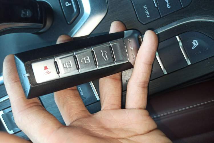 Used Wey VV6 2020 2.0T Two-Wheel Drive Smart Protection+
