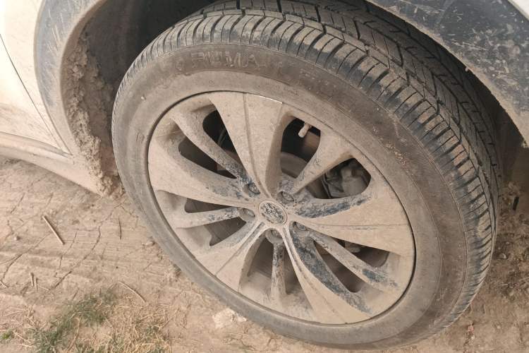 Used Roewe RX5 2020 PLUS 300TGI Automatic Ali National Style Luxury Edition Right Front Wheel Hub