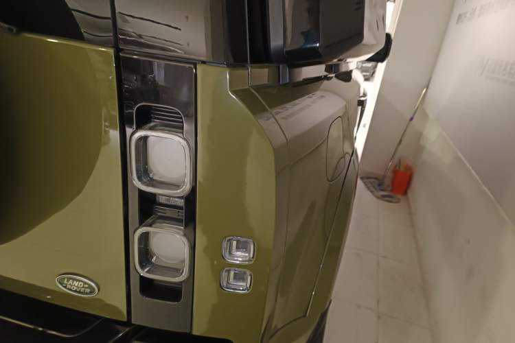 Used Land Rover Defender 2023 Facelift 90 3.0T P400 XS
