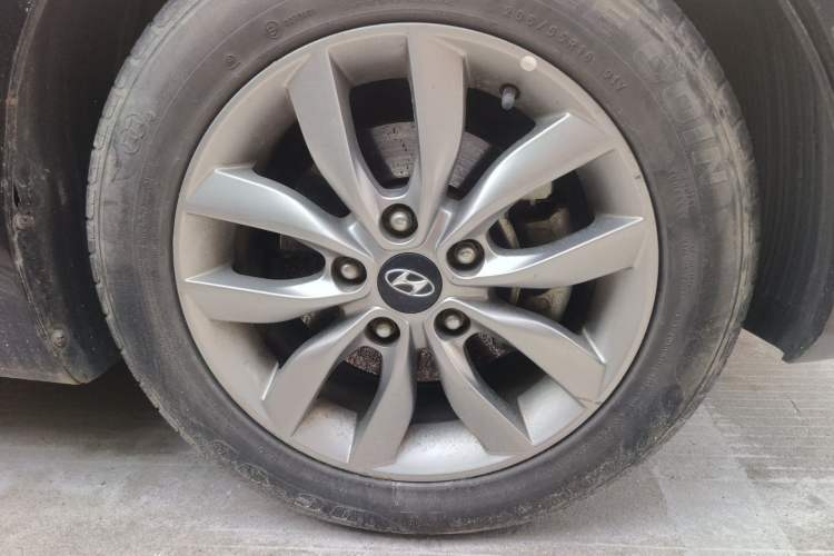 Used Hyundai Elantra (5th Generation / Langdong) 2015 1.6L Manual Leading Model
