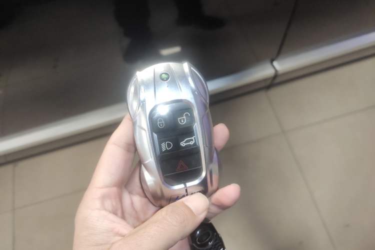 Used Land Rover Range 2020 3.0 L6 Long-Wheelbase Legacy Vehicle Key