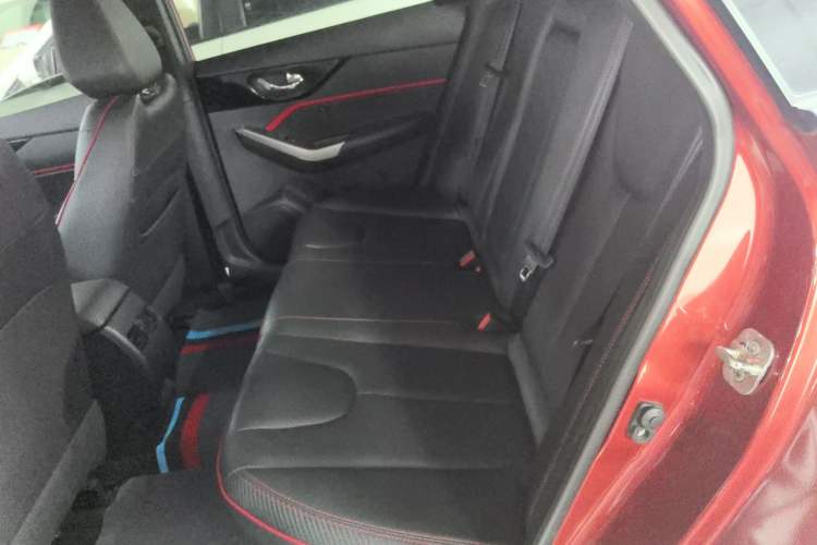 Used Venucia D60 2019 100 000-Yuan Glory 1.6L XV CVT Chenyue Edition China VI Standard
