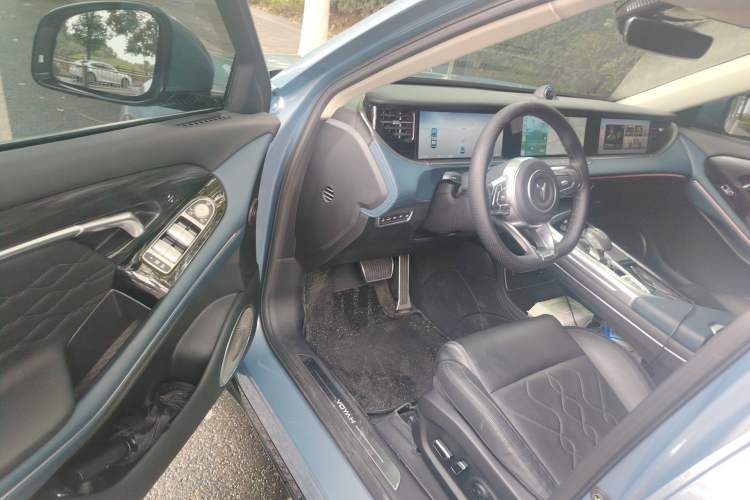 Used VOYAH FREE 2021 Four-Wheel Drive Standard Range-Extended Exclusive Luxury Package Driver Seat