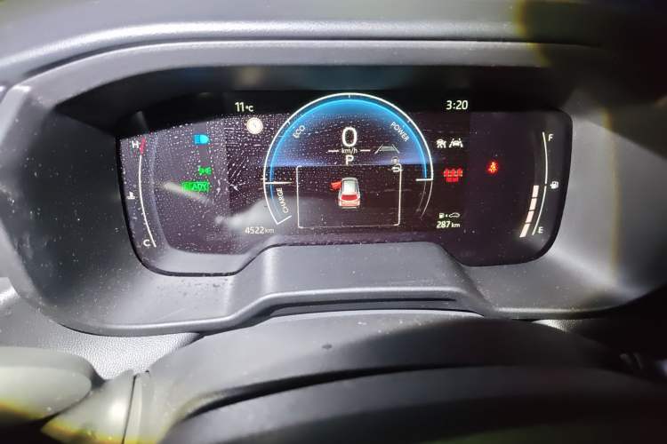 Used Toyota Corolla Cross 2026 Model 2.0L Smart Electric Hybrid Dual-Engine Pioneer Edition