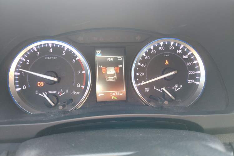 Used Toyota Highlander 2018 2.0T Four-Wheel Drive Luxury Edition 7 Seats China V Emission Standard