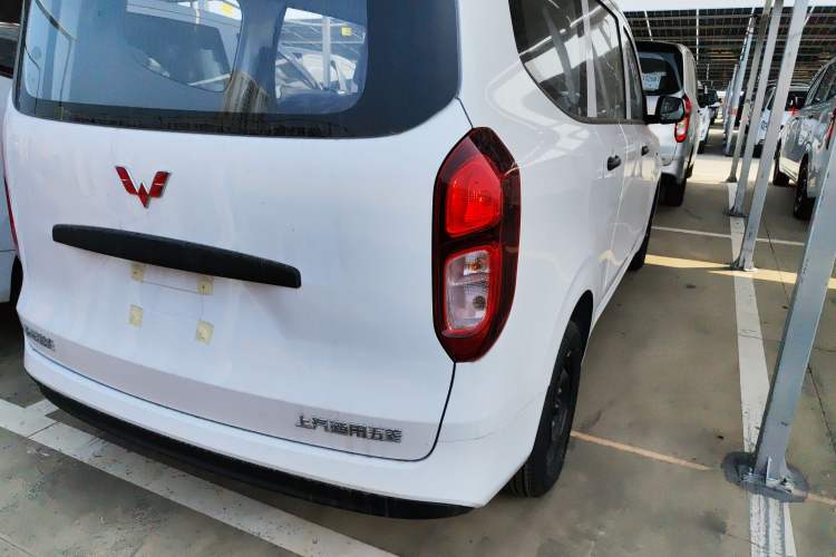 Used Wuling Hongguang New Energy 2024 All-Electric Model 300KM Practical Version
