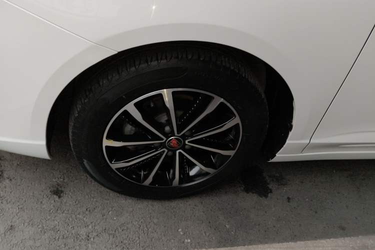 Used Roewe i5 2020 1.5L Automatic 4G Connect Luxury Flagship Edition
