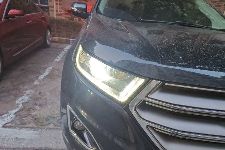 Used Ford Edge 2015 2.0T GTDi Two-Wheel-Drive High-Line Version