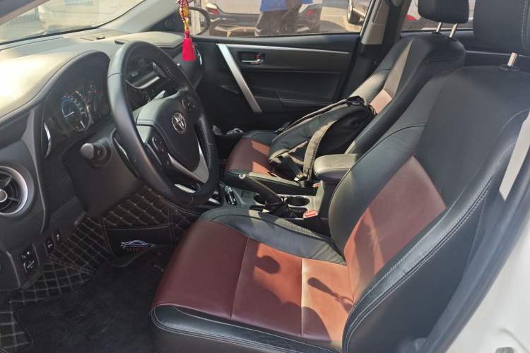 Used Toyota Corolla 2018 Dual-Engine 1.8L E-CVT Smart Edition
