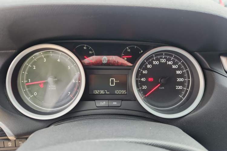 Used Peugeot 408 2014 1.8L Manual Leading Edition
