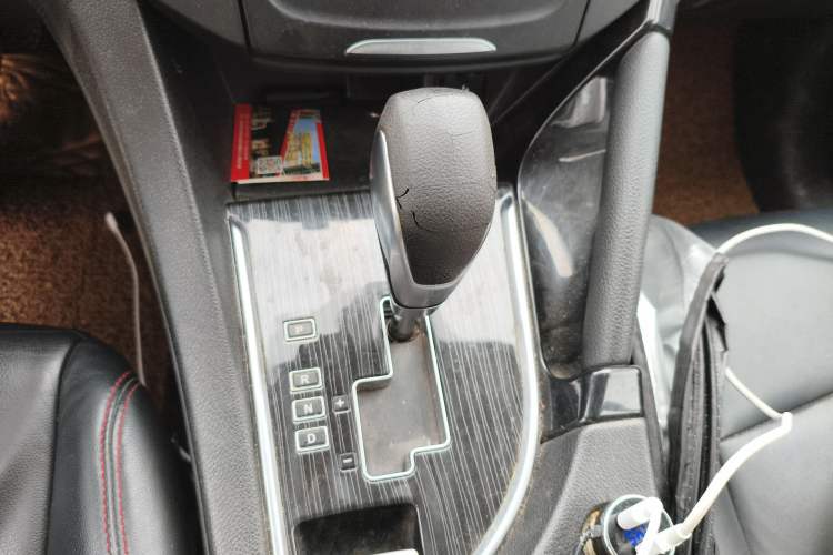 Used Dongfeng Aeolus AX7 2016 2.0L Automatic Zhiyue Trim Gear Lever