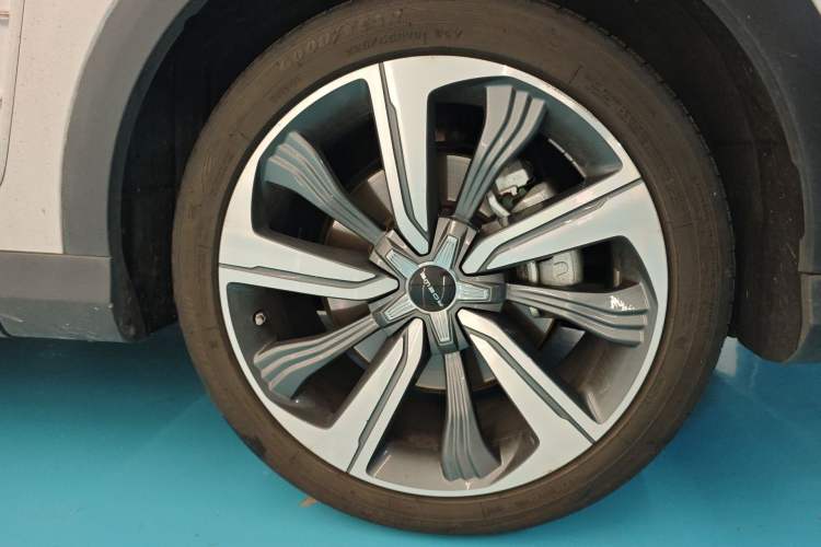 Used Roewe MARVEL X 2018 Rear-Drive Model Right Front Wheel Hub