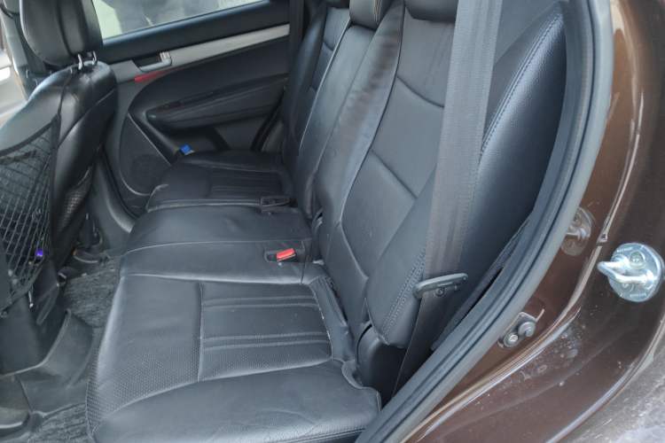 Used Kia Sorento 2013 2.4L 5-Seater Gasoline Luxury Version China IV Standard
