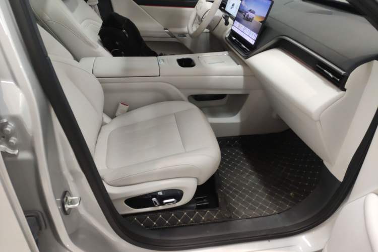 Used Dongfeng eπ eπ008 2026 Model Six-Seat Range-Extended Family Edition
