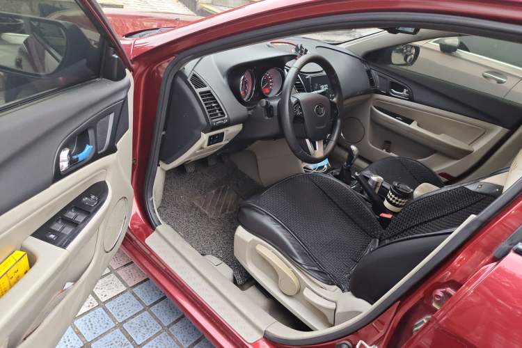 Used Bestune B50 2013 1.6L manual Comfort trim level