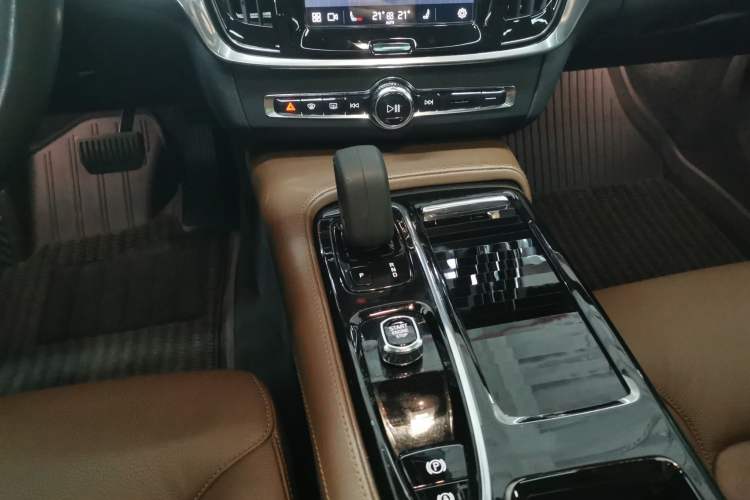 Used Volvo S90 New Energy 2022 Restyled T8 E-Drive Hybrid Zhiyi Luxury Edition Gear Lever