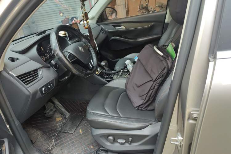 Used BORGWARD BX5 2017 20TGDI Automatic Two-Wheel Drive Pioneer Edition Left Front Seat