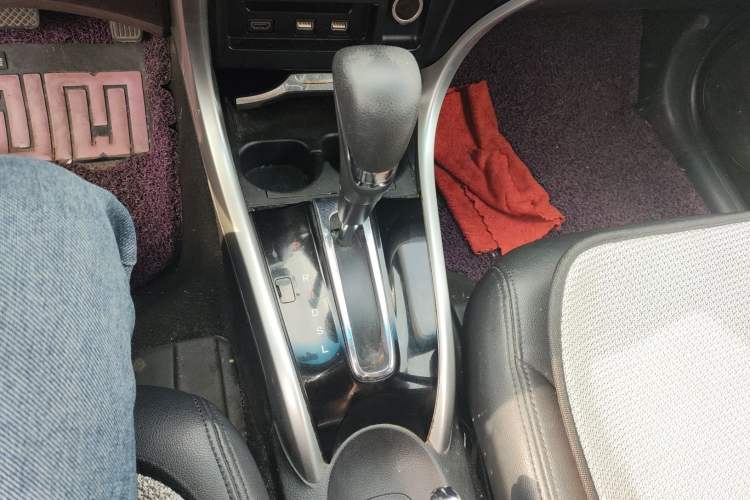 Used Honda Crider 2016 1.8L CVT Luxury Edition Gear Lever