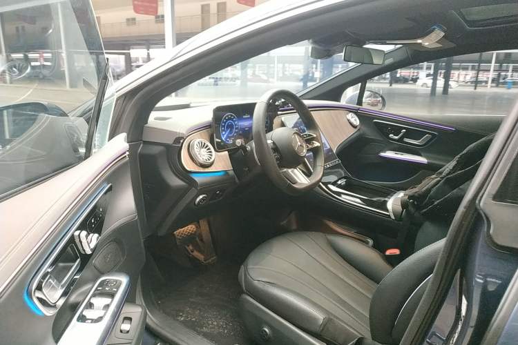 Used Mercedes-Benz EQE 2022 350 Luxury Edition Driver Seat