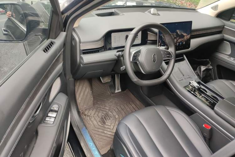 Used Hima AITO M7 2024 1.5T Rear-Drive Plus Version 5 Seats Driver Seat