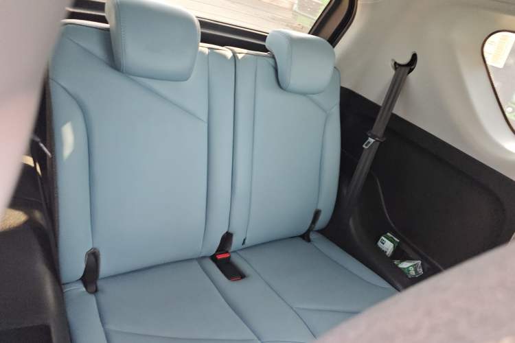 Used Chery Little Ant 2022 Sweet Pink Edition Half-Sugar Version Lithium Iron Phosphate 29.2 kWh 30 kW 301 km Left Rear Seat