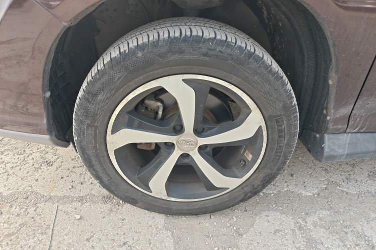 Used BYD S7 2016 2.0T Automatic Prestige Plus Left Front Wheel Hub