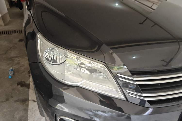 Used Volkswagen Tiguan 2012 1.8TSI Automatic All-Wheel Drive Elite Edition Right Front Headlight