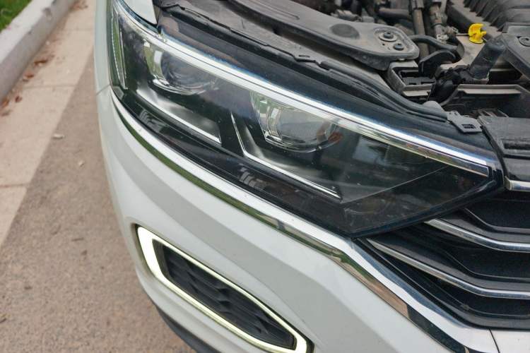 Used Volkswagen T-ROC 2021 280TSI DSG Two-Wheel Drive Comfort Connect Edition Right Front Headlight