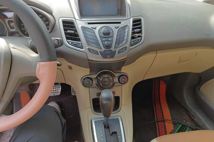 Used Ford Fiesta 2011 Hatchback 1.5L Automatic Fashion Edition Audio And AC Panel