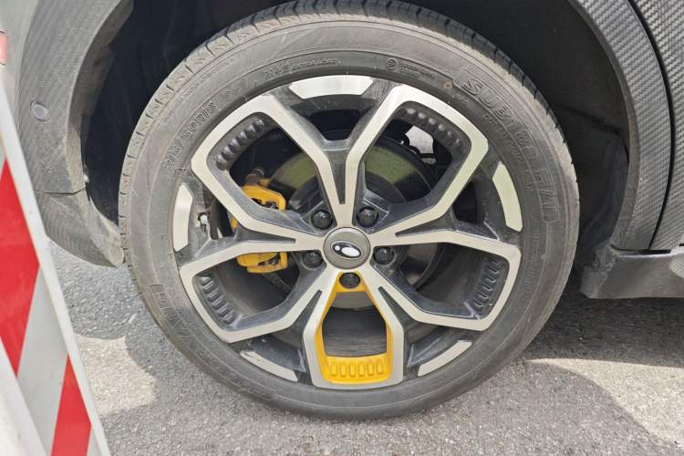 Used ORA Good Cat GT 2024 Mulan Edition 401 km Range Luxury Version 126 kW Right Rear Wheel Hub