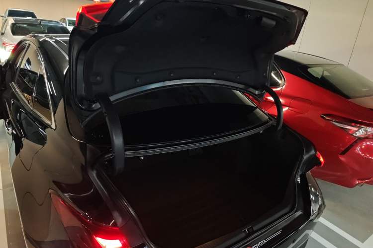 Used Toyota Avalon 2023 2.0L Luxury Edition Trunk