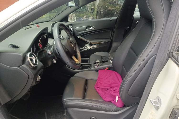 Used Mercedes-Benz CLA 2016 Facelifted CLA 200 Stylish Edition Left Front Seat