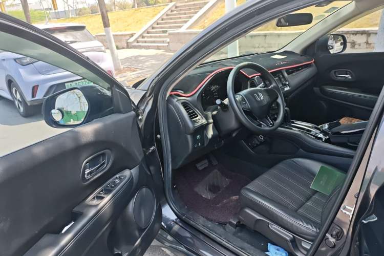 Used Honda Vezel 2016 1.8L CVT Front-Wheel Drive Pioneer Edition
