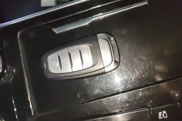 Used Hongqi H9 2020 2.0T Smart Connect Flagship Edition
