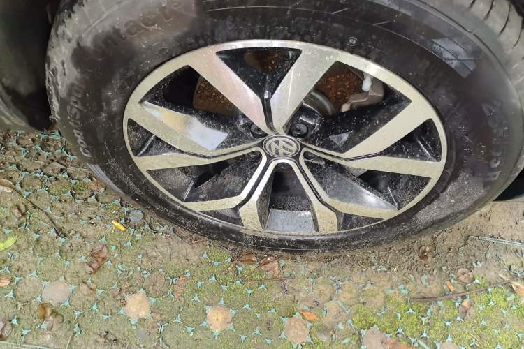 Used Volkswagen Teramont 2017 380TSI Four-Wheel Drive Luxury Edition Right Front Wheel Hub