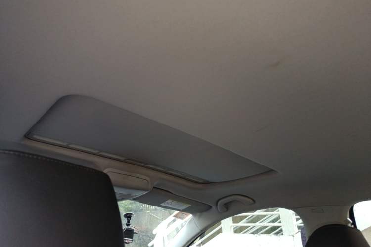 Used Volkswagen Sagitar 2015 1.6L Manual Comfort Model