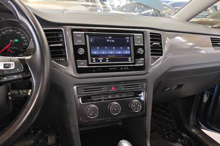 Used Volkswagen Golf Sportsvan 2018 230TSI Automatic Trend Edition
