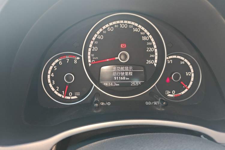 Used Volkswagen Beetle 2013 1.2TSI Fashion Edition Odometer Close Up