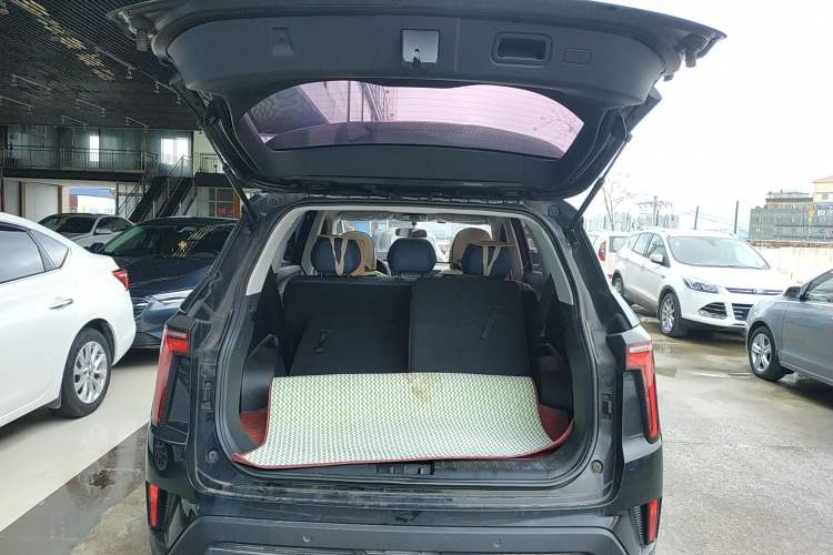 Used SOL X8 PLUS 2023 1.5 TGDI DCT Smart Home Edition 7-Seater