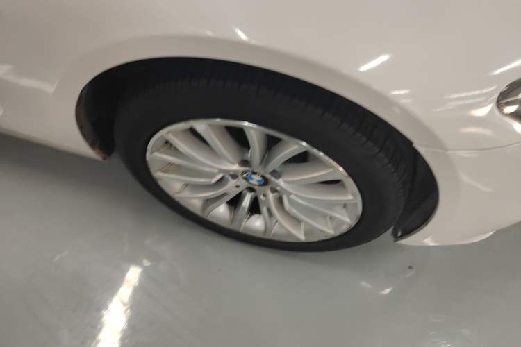 Used BMW 5 Series 2014 525Li Luxury Design Package
