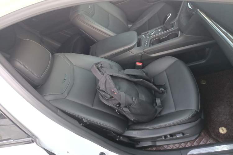 Used Cadillac XT5 2022 2.0T Four-Wheel Drive Premium Edition Right Front Seat