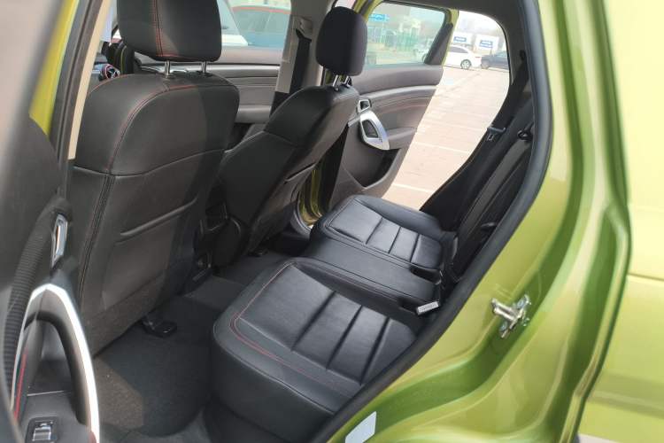 Used BAIC Off-Road BJ20 2016 1.5T CVT Prestige Edition Left Rear Seat