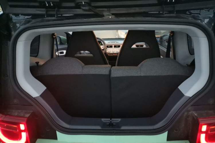 Used Chery QQ Ice Cream 2022 170km Sundae Phosphate Lithium-Ion