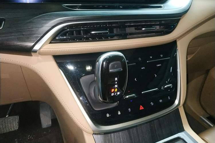 Used Buick GL8 2021 ES Land Cruiser 653T Luxury Edition
