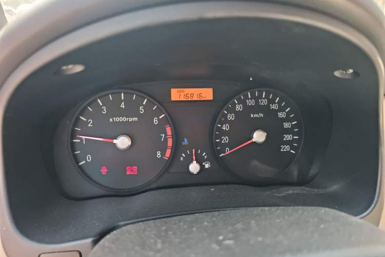 Used Kia Rio 2007 1.4L MT GL Odometer Close Up