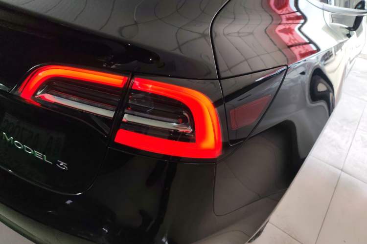 Used Tesla Model 3 2021 Standard Range Rear-Wheel Drive Upgraded Version 3D6 Right Rear Taillight