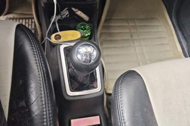 Used CHANGAN OSHAN Olisway 2013 1.4L Manual Jingyue Model Gear Lever