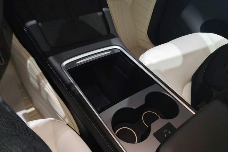 Used Tesla Model Y 2022 Performance High-Performance All-Wheel-Drive Version